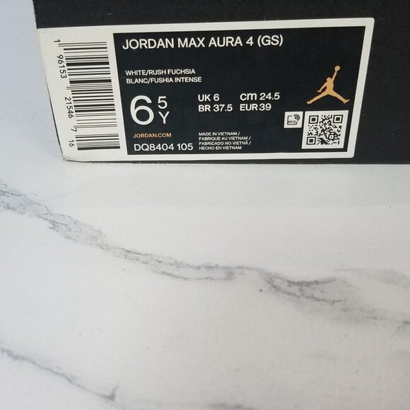 Jordan Max Aura 4 (GS) White/Rush Fuschia Wm Sz 8 - Picture 3 of 8